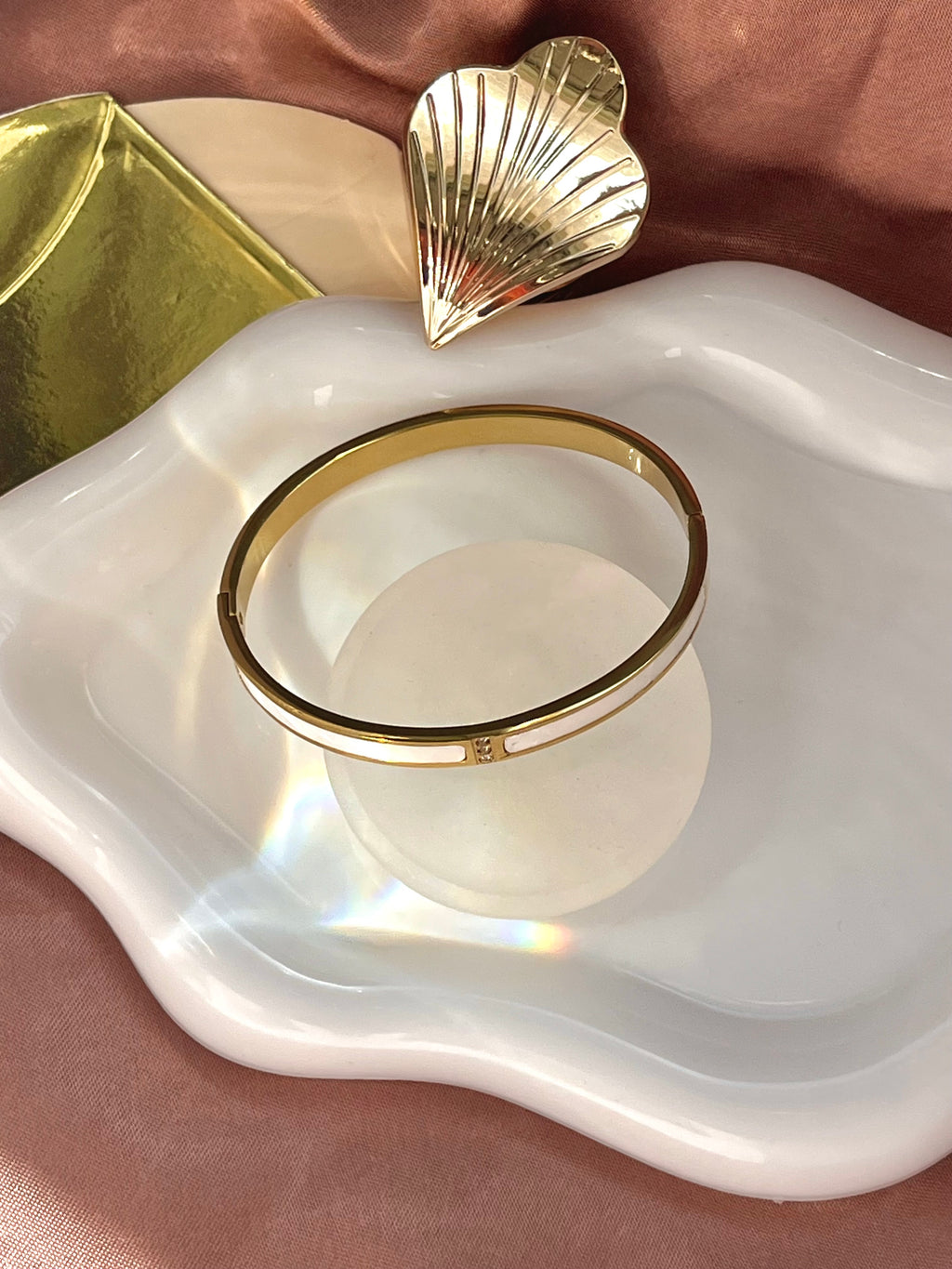 Bangle karkötő-gyöngyház berakással