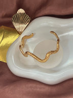 Bangle karkötő-hullámos (limited)